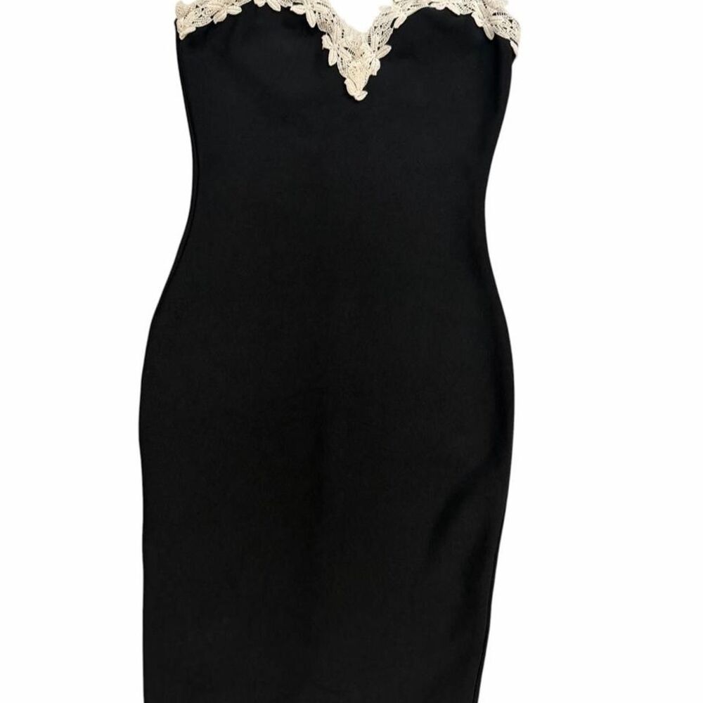 Donna Richardson black lace trim bodycon dress with cream lace trim at neckline